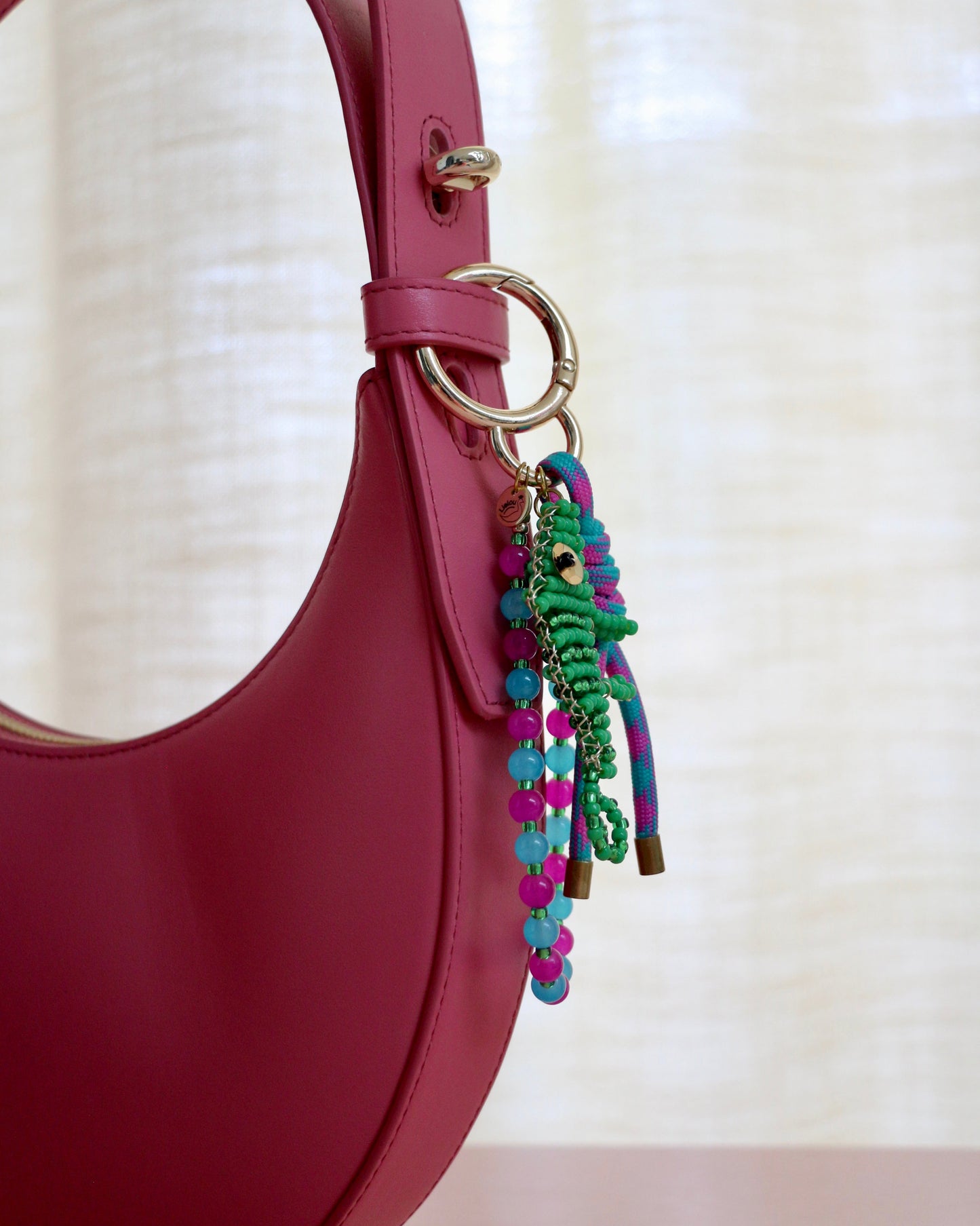 GROENE KAMELEON BAG CHARM CAMI