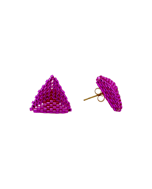 FUCHSIA TRIANGLE STUD OORBELLEN