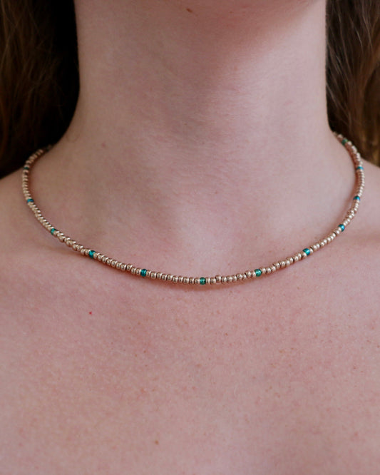 GOUD/SMARAGDGROENE MIYUKI KETTING